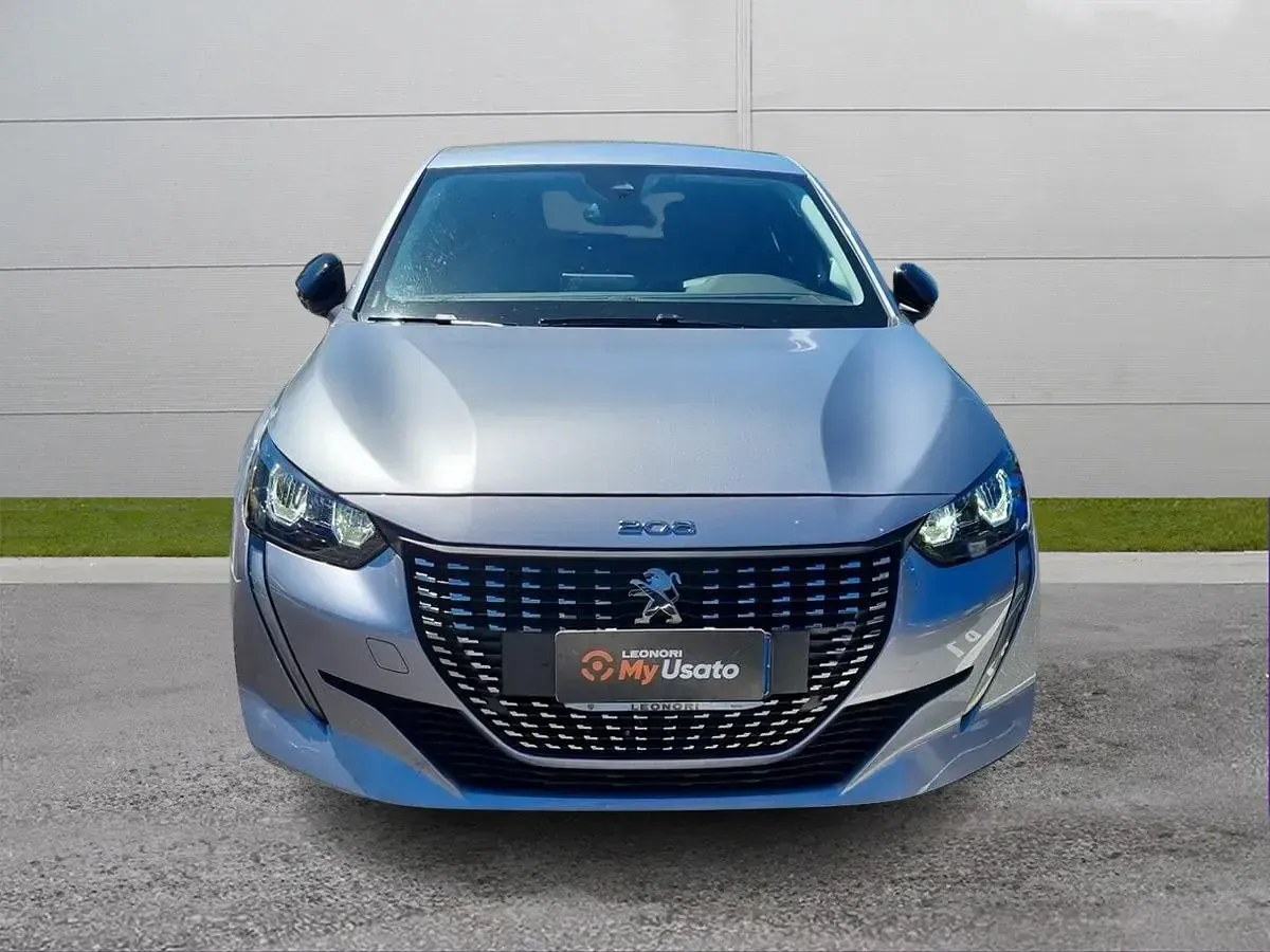 Begagnad Peugeot 208 Allure 101 HK (74 kW) 2023 Silver Halvkombi