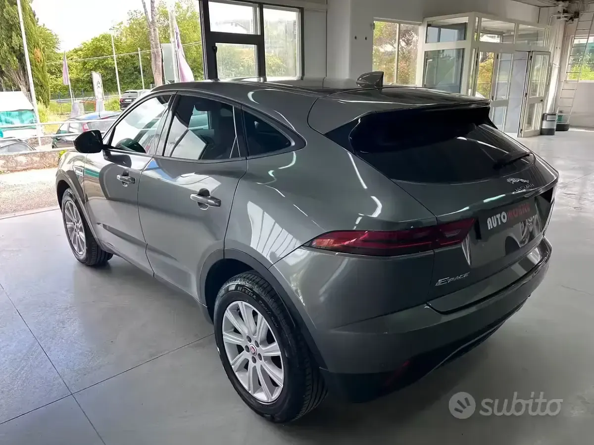 Usata Jaguar E-Pace 150 CV (110 kW) 2018 Grigio SUV