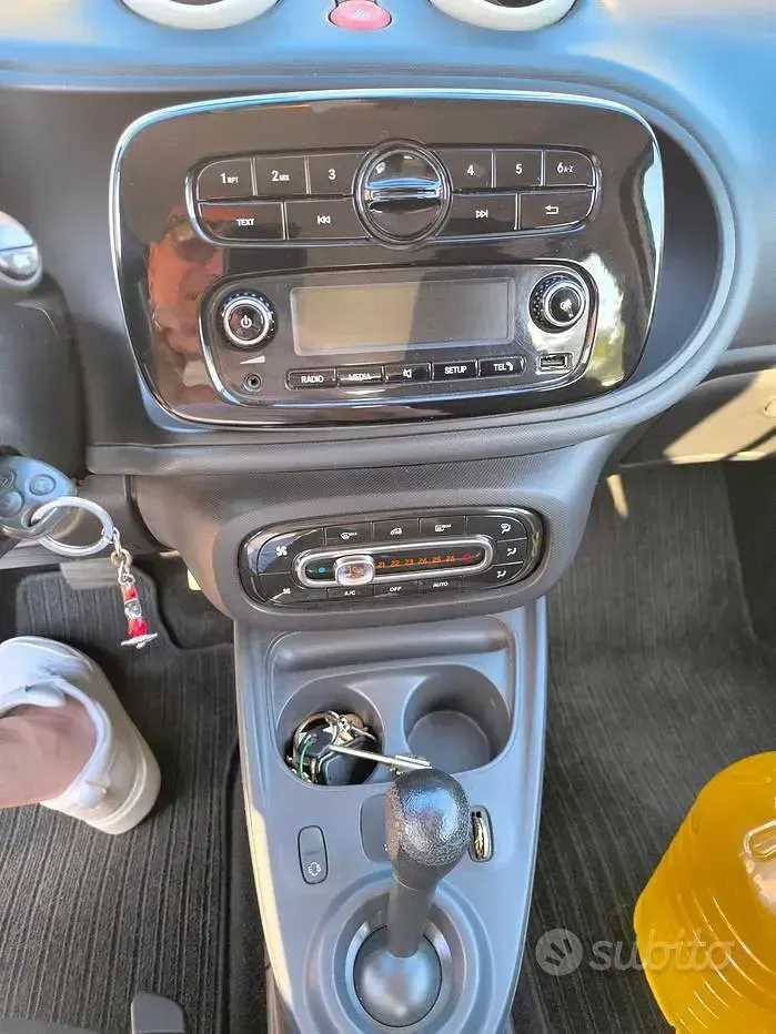 Usata Smart ForFour 71 CV (52 kW) 2017 Bianco Utilitaria