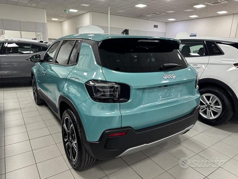 Usata Jeep Avenger Summit 101 CV (74 kW) 2024 Verde metallizzato SUV