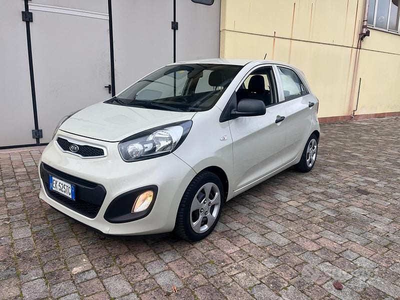 Usata Kia Picanto City 69 CV (50 kW) 2011 Beige Utilitaria