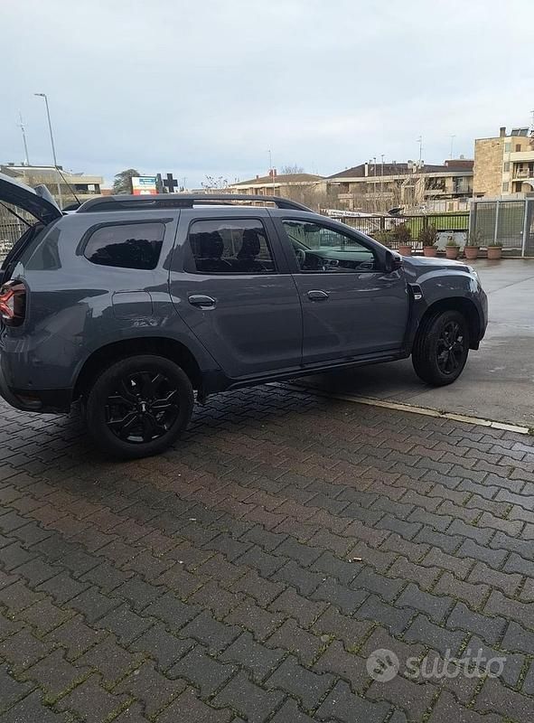 Usata Dacia Duster Extreme 101 CV (74 kW) 2023 Grigio SUV