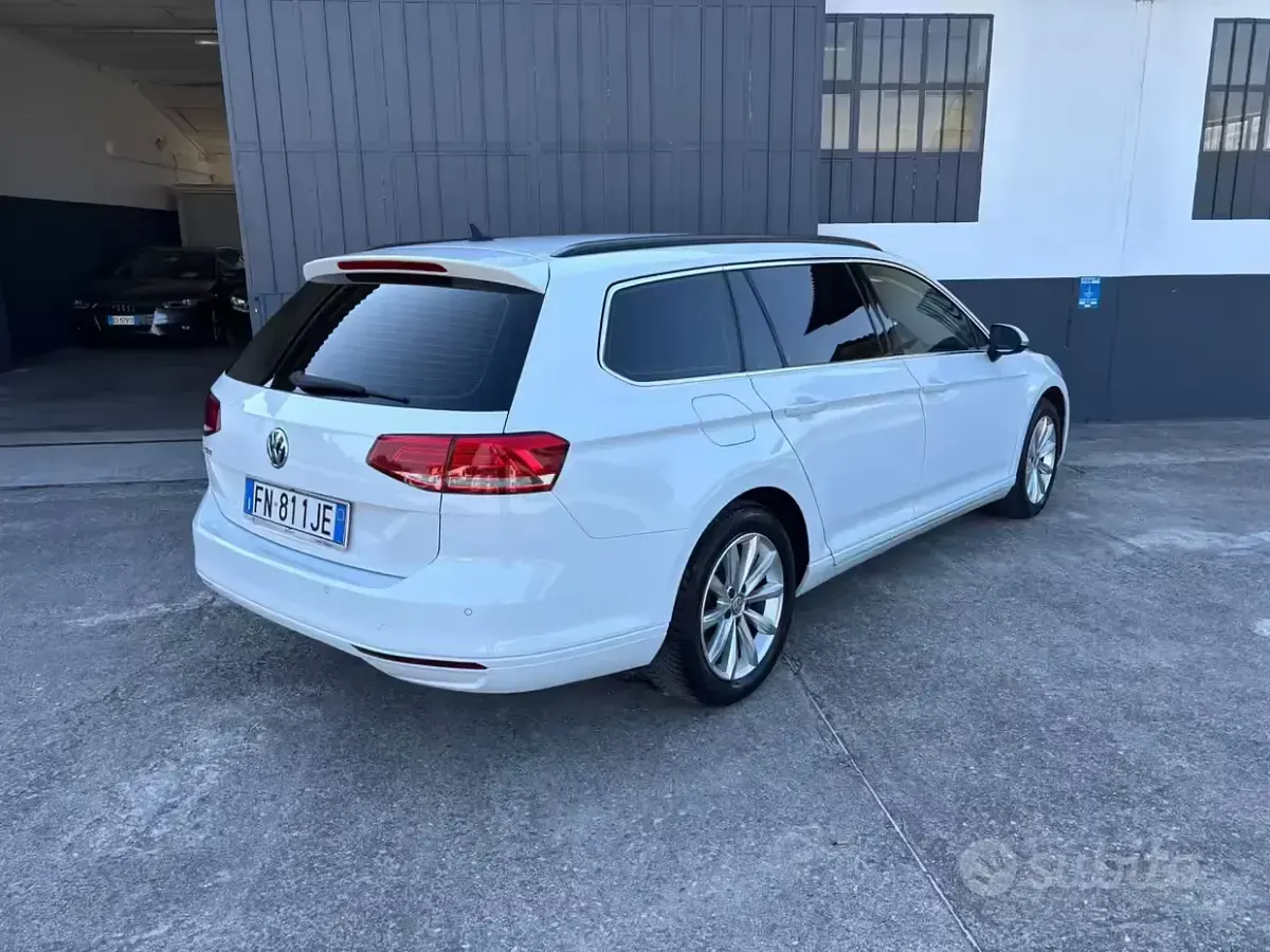 Usata VW Passat 120 CV (88 kW) 2018 Bianco Station wagon