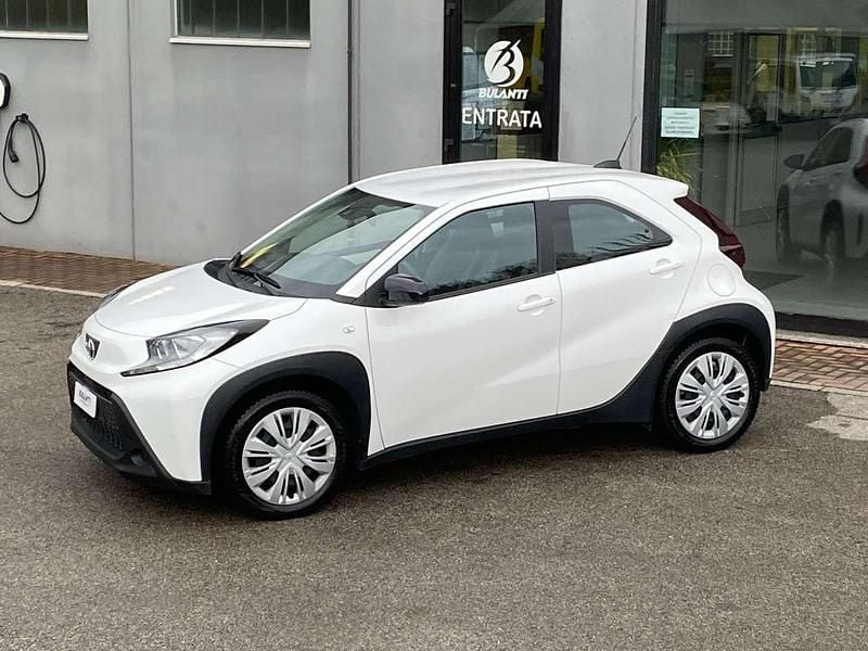 Usata Toyota Aygo X Active 72 CV (52 kW) 2023 Bianco SUV