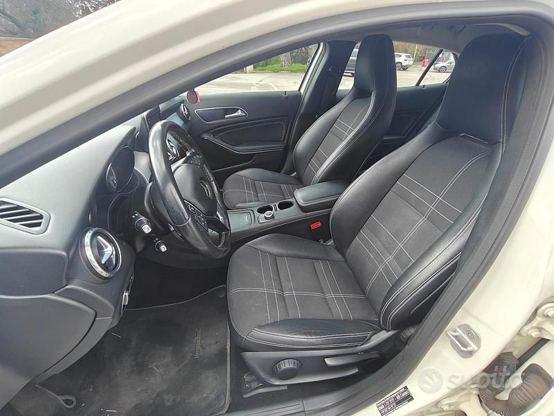 Usata Mercedes GLA200 136 CV (100 kW) 2015 Bianco SUV