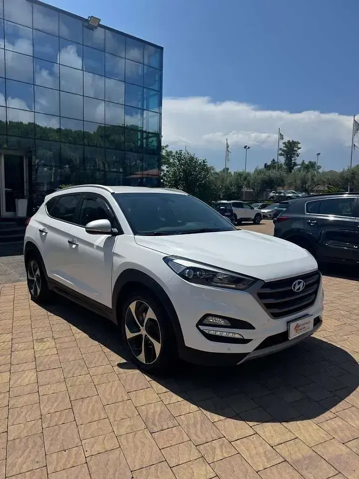 Usata Hyundai Tucson Comfort 141 CV (103 kW) 2017 Bianco SUV