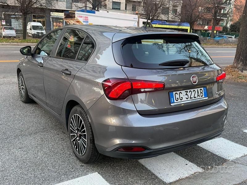 Usata Fiat Tipo Sport 178 CV (130 kW) 2021 Grigio Berlina