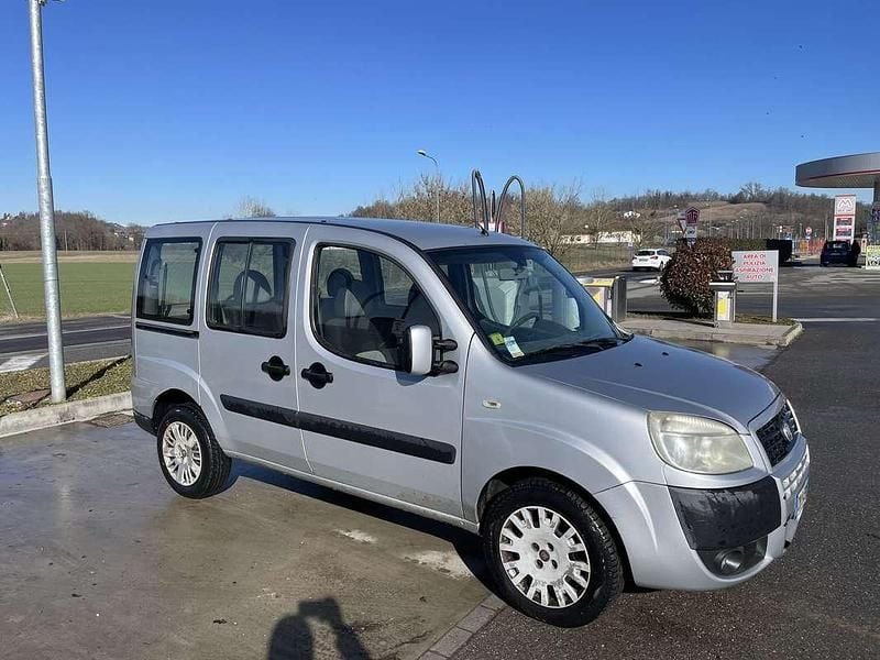 Usata Fiat Doblò 60 CV (44 kW) 2008 Argento Monovolume