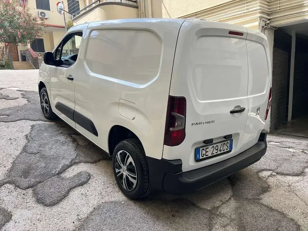 Usata Peugeot TePee Outdoor 99 CV (72 kW) 2021 Station wagon
