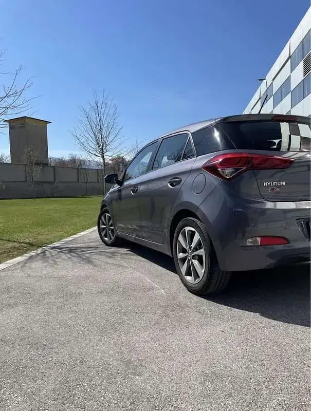 Usata Hyundai i20 Comfort 90 CV (66 kW) 2015 Utilitaria