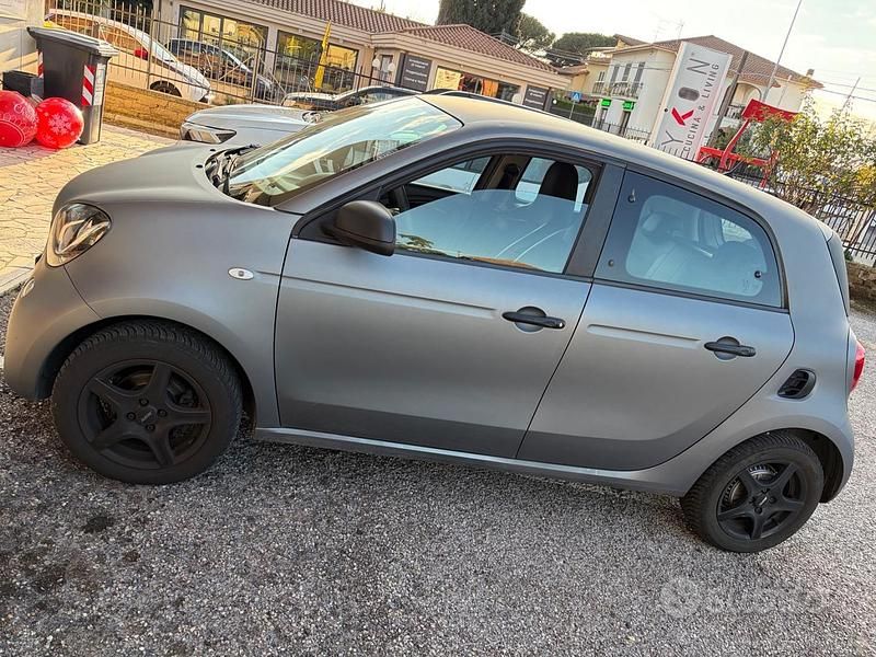 Usata Smart ForFour 2018 Grigio Utilitaria