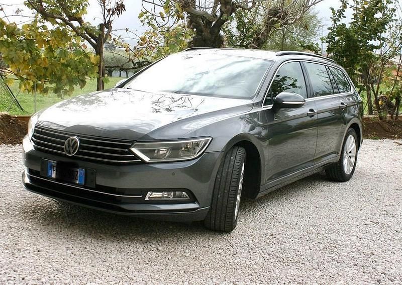 Usata VW Passat 150 CV (110 kW) 2016 Grigio Station wagon