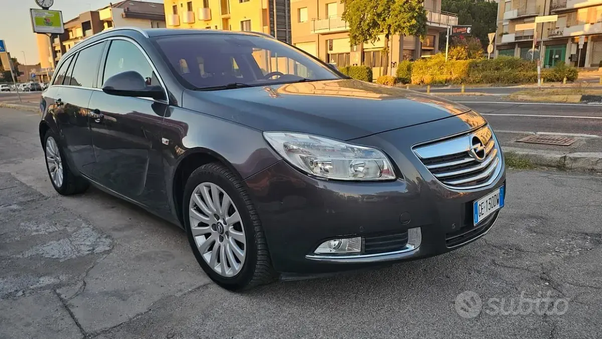 Usata Opel Insignia Cosmo 180 CV (132 kW) 2010 Grigio Station wagon