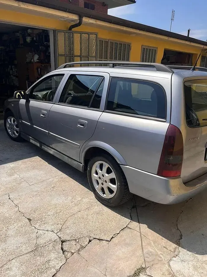 Usata Opel Astra 80 CV (58 kW) 2004 Station wagon