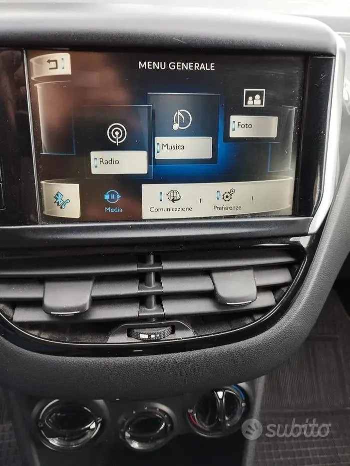 Usata Peugeot 208 Allure 68 CV (50 kW) 2014 Grigio Utilitaria