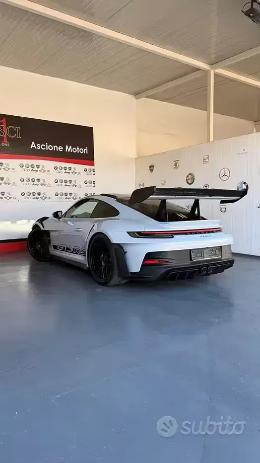 Usata Porsche 992 525 CV (386 kW) 2025 Grigio chiaro Coupé