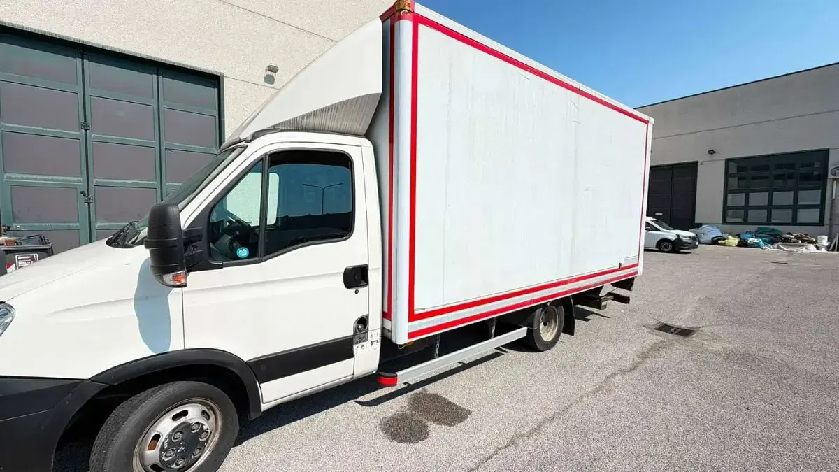 Usata Iveco Daily 145 CV (106 kW) 2007 Bianco Furgone