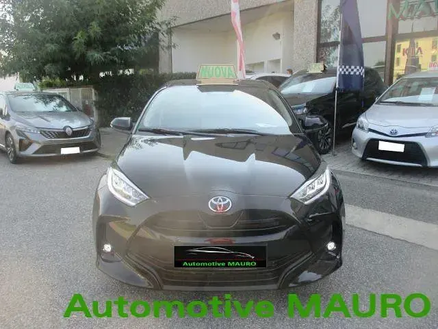 Nuova Toyota Yaris Hybrid 92 CV (67 kW) 2026 Nero Berlina