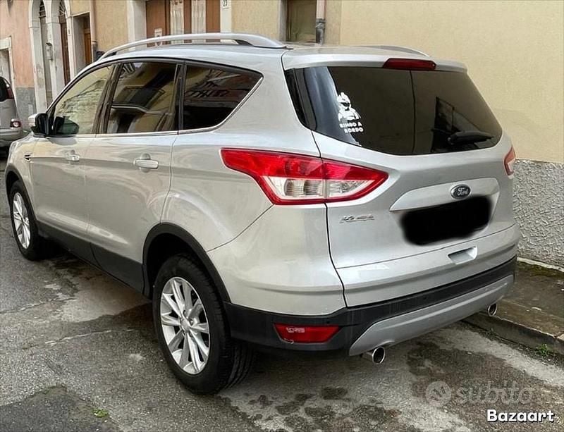 Usata Ford Kuga 115 CV (84 kW) 2015 Grigio SUV