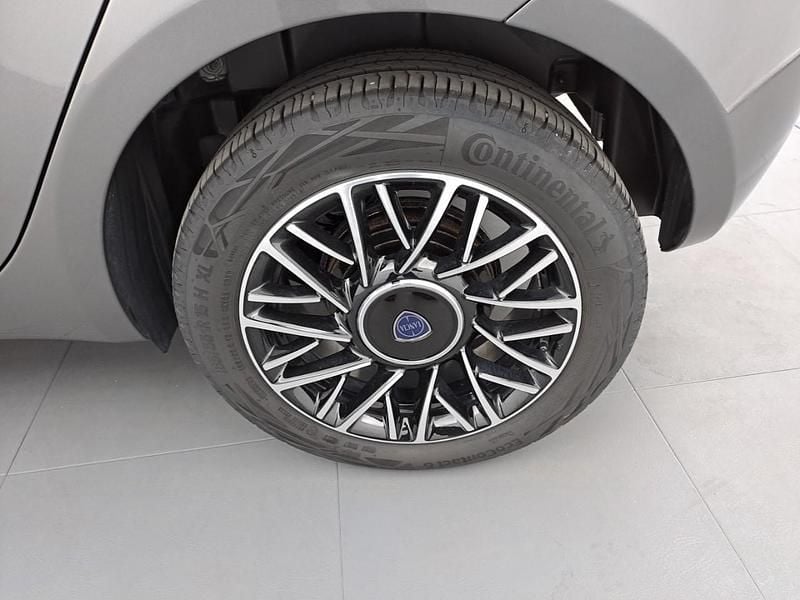 Usata Lancia Ypsilon 70 CV (51 kW) 2024 Grigio Utilitaria