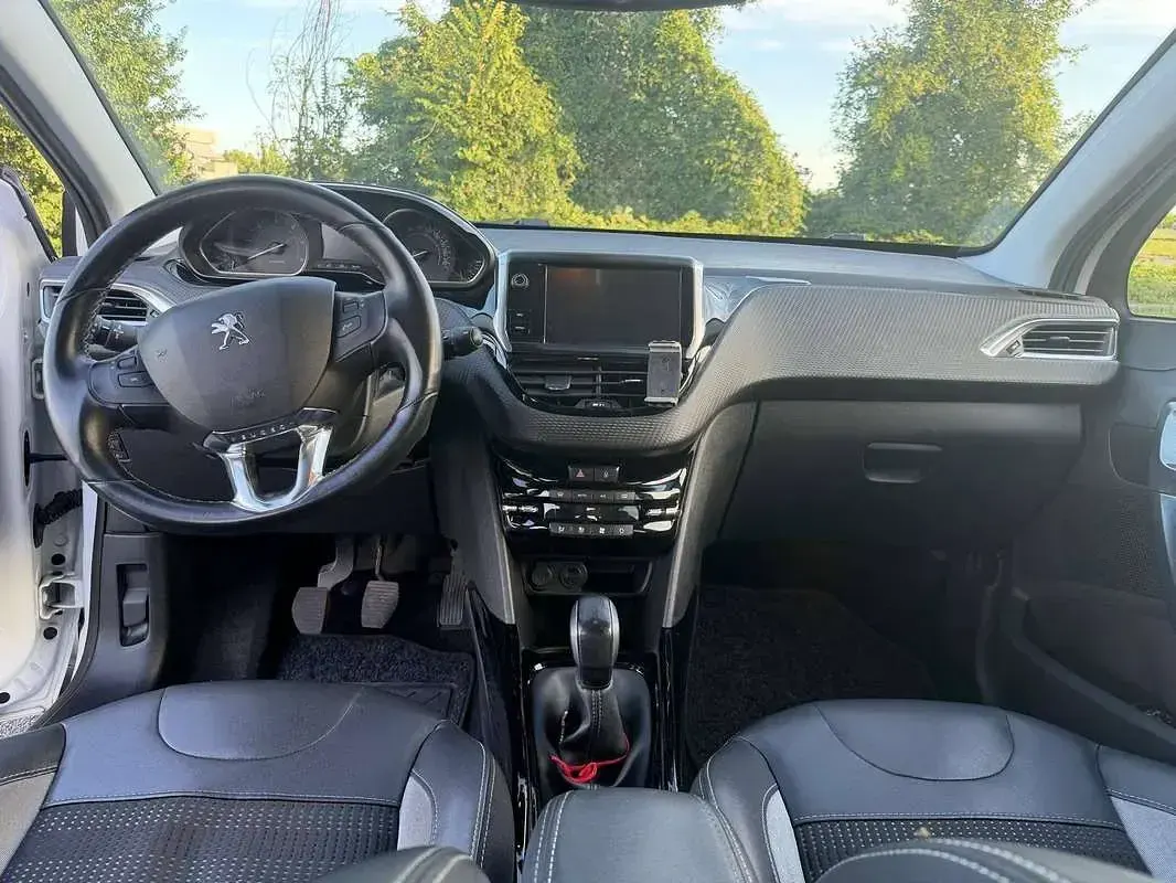 Usata Peugeot 2008 Allure 99 CV (72 kW) 2016 Bianco SUV