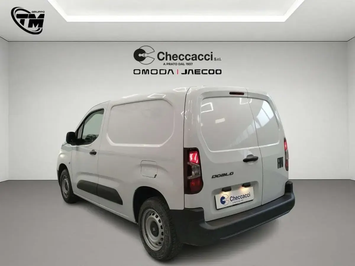 Usata Fiat Doblò 101 CV (74 kW) 2024 Bianco Monovolume