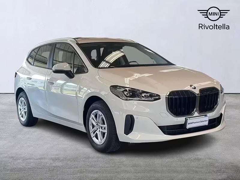 Usata BMW 218 Comfort Edition 135 CV (99 kW) 2023 Bianco Station wagon