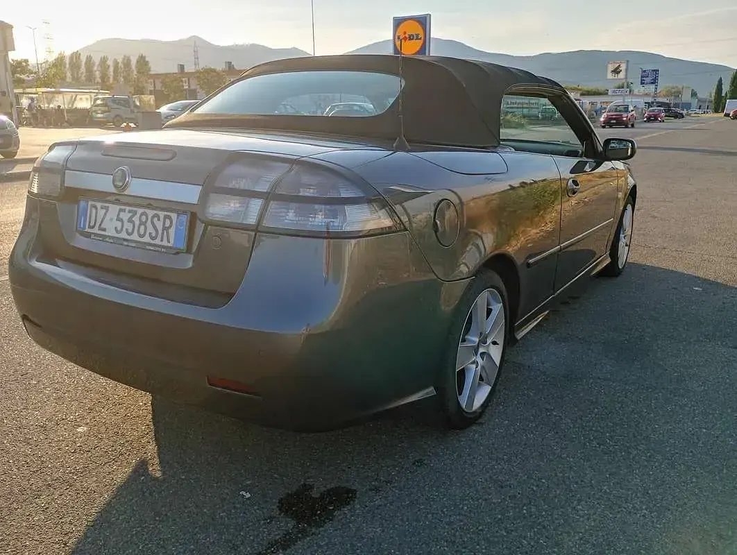 Usata Saab 9-3 Vector 179 CV (131 kW) 2009 Grigio Cabrio