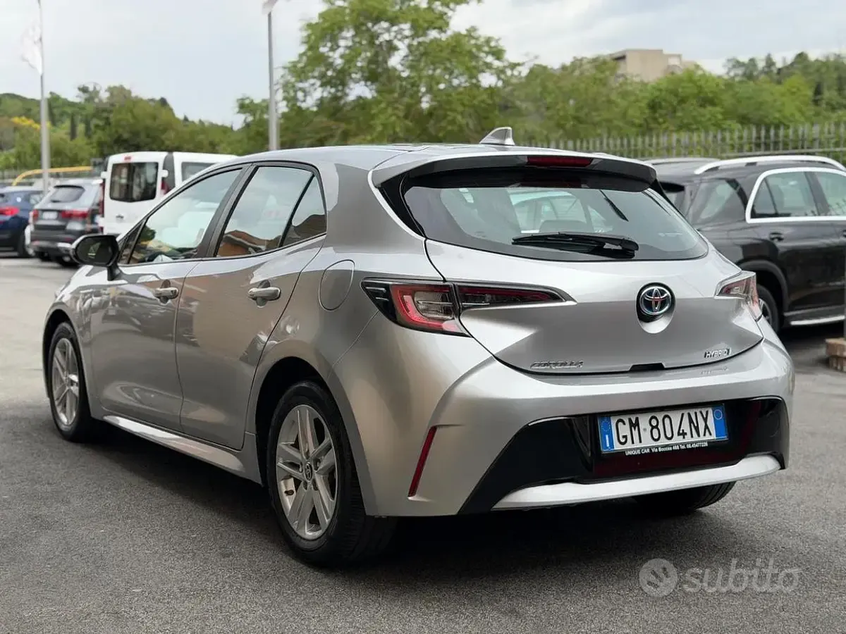 Usata Toyota Corolla Business Edition 98 CV (72 kW) 2023 Grigio Berlina