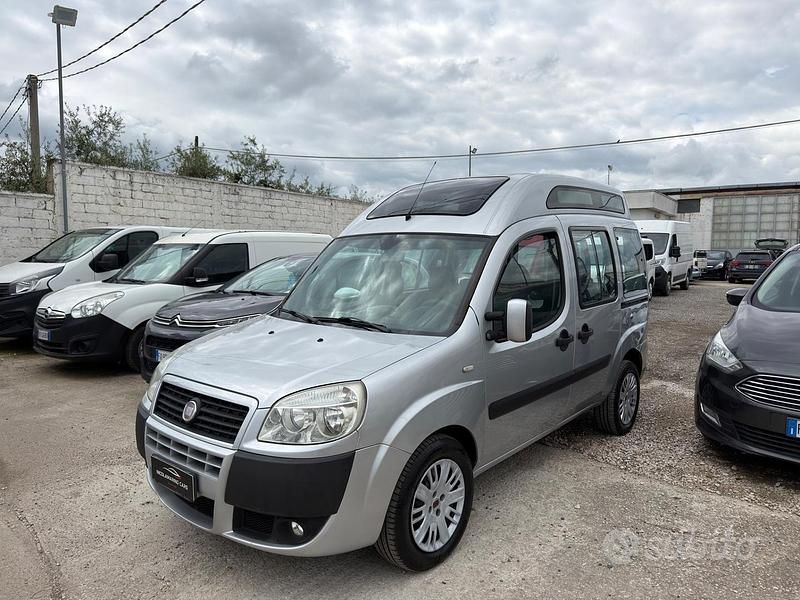 Begagnad Fiat Doblò 85 HK (62 kW) 2009 Grå Minibuss