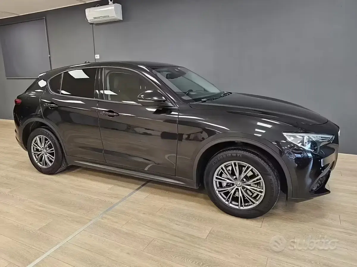 Brugt Alfa Romeo Stelvio Super 210 HK (154 kW) 2017 Sort SUV