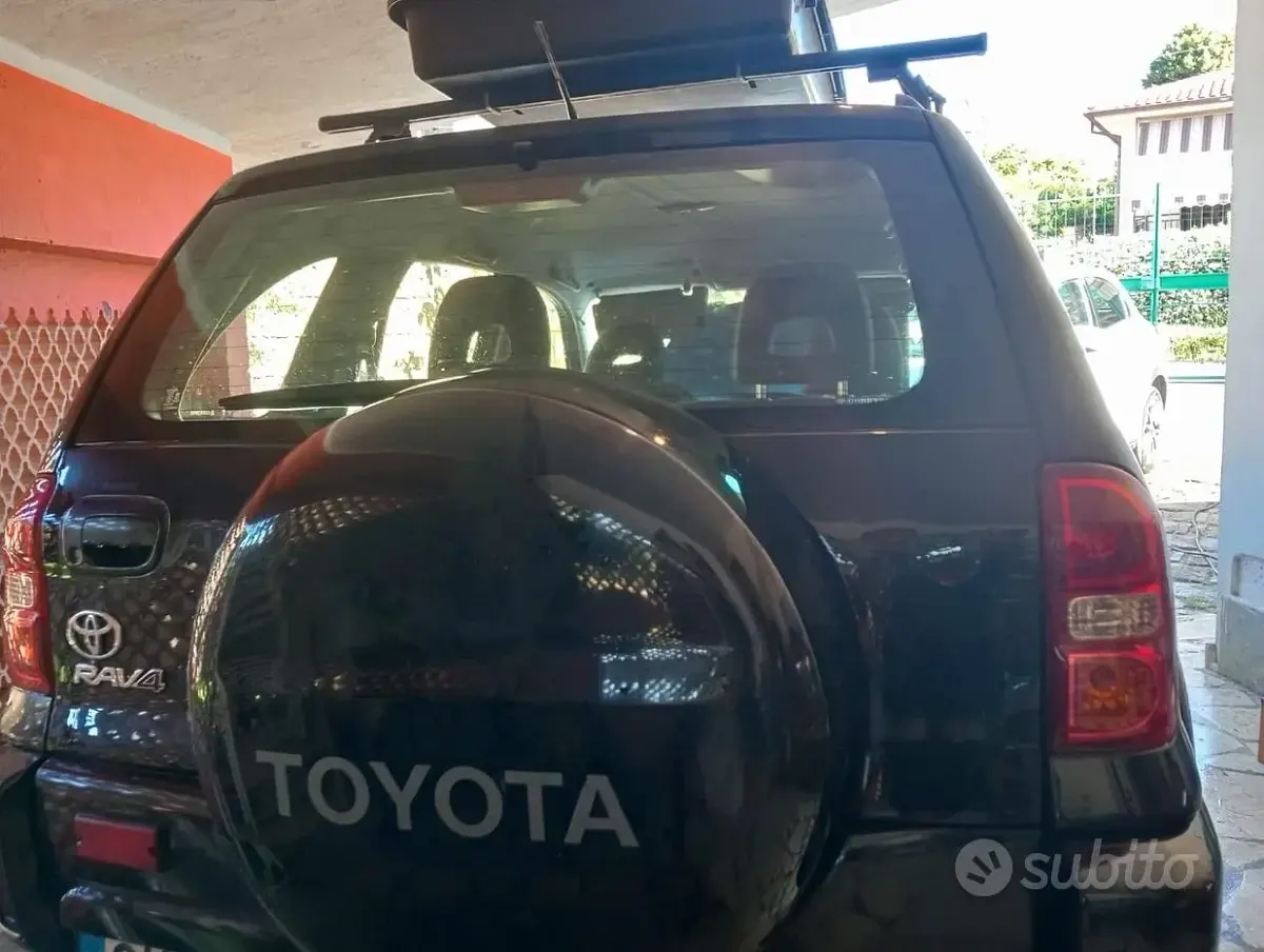 Usata Toyota RAV4 116 CV (85 kW) 2005 SUV