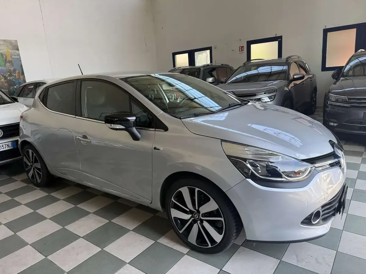 Second-hand Renault Clio IV 90 CP (66 kW) 2016 Argintiu Berlinǎ