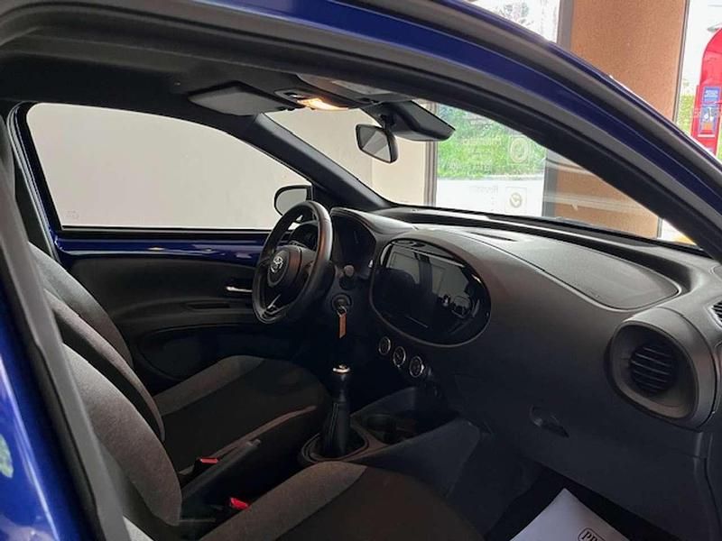 Usata Toyota Aygo X Active 72 CV (52 kW) 2024 Grigio SUV