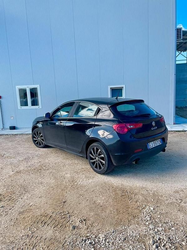 Usata Alfa Romeo Giulietta 140 CV (102 kW) 2011 Nero Berlina