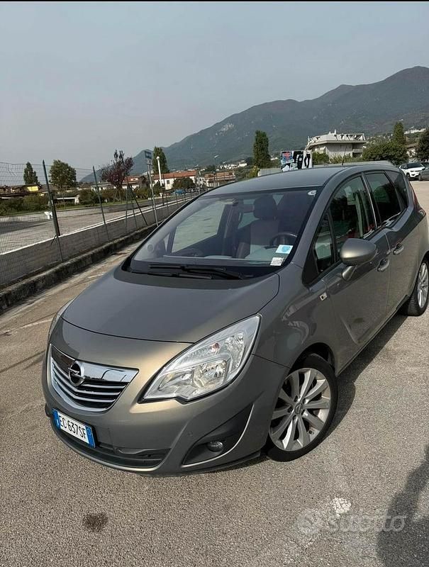Usata Opel Meriva 110 CV (80 kW) 2011 Monovolume