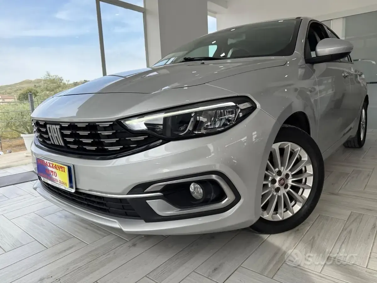 Occasion Fiat Tipo Lounge 131 ch (96 kW) 2022 Gris Berline