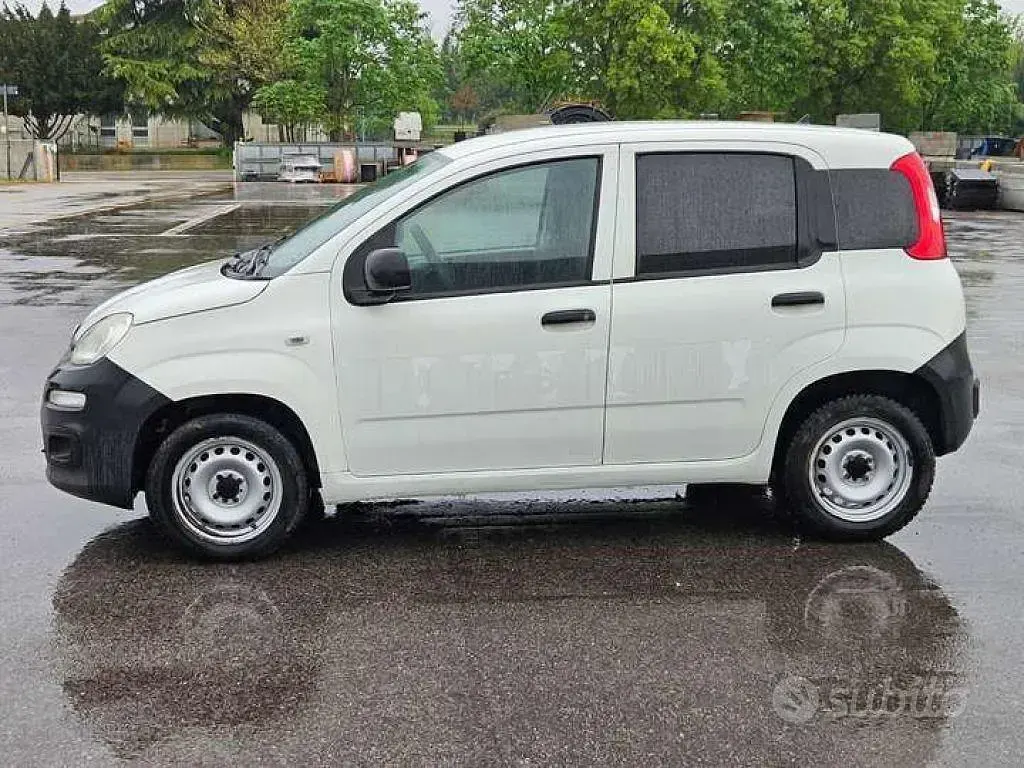 Usata Fiat Panda Pop 69 CV (50 kW) 2019 Bianco Utilitaria