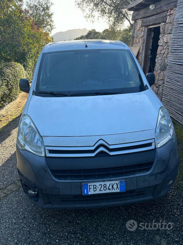 Bianco Usata 2015 Citroën Berlingo Monovolume | 8000 € (Cara) - Immagine 1/4