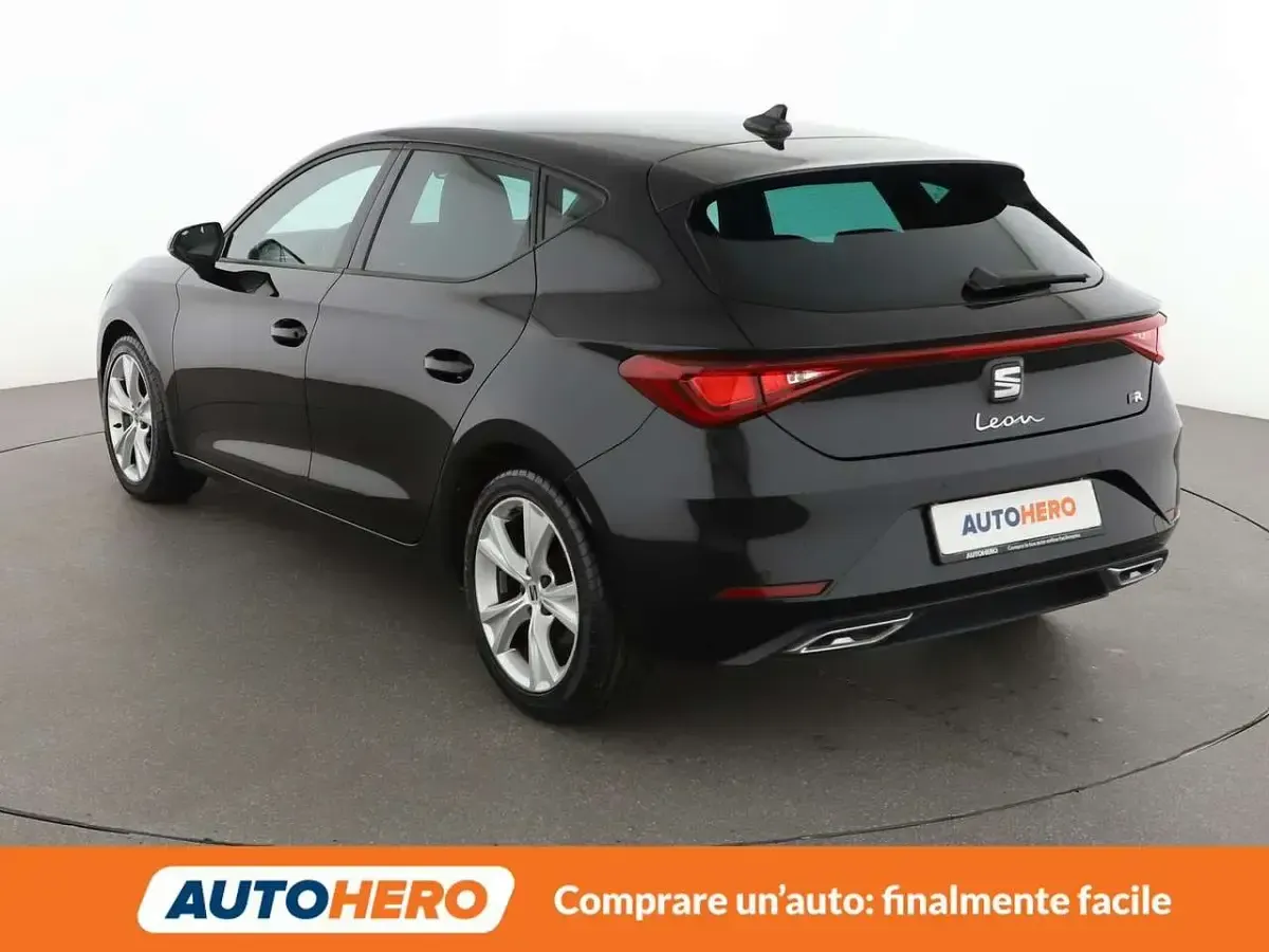 Usata Seat Leon FR 110 CV (80 kW) 2021 Nero Utilitaria