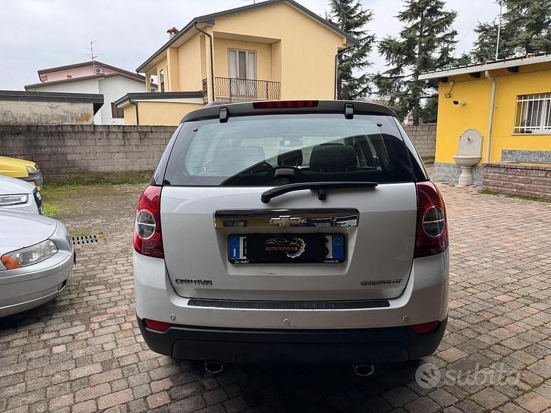 Usata Chevrolet Captiva LT 163 CV (119 kW) 2011 Bianco SUV