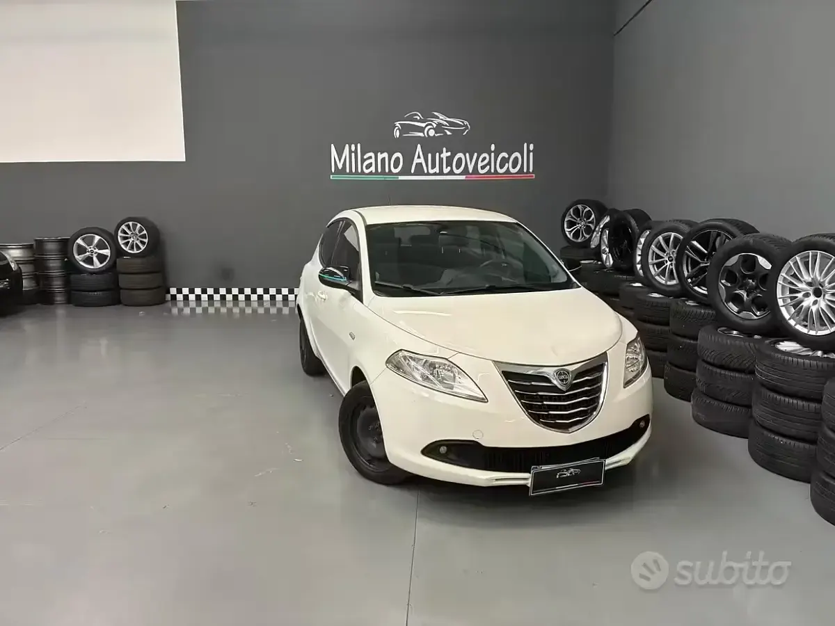 Usata Lancia Ypsilon 69 CV (50 kW) 2014 Bianco Utilitaria