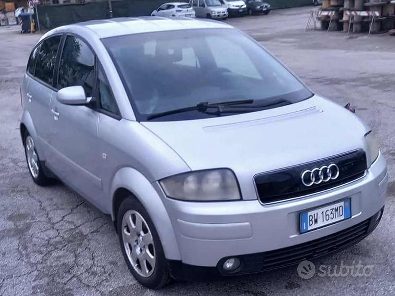 Usata Audi A2 74 CV (54 kW) 2002 Grigio Utilitaria