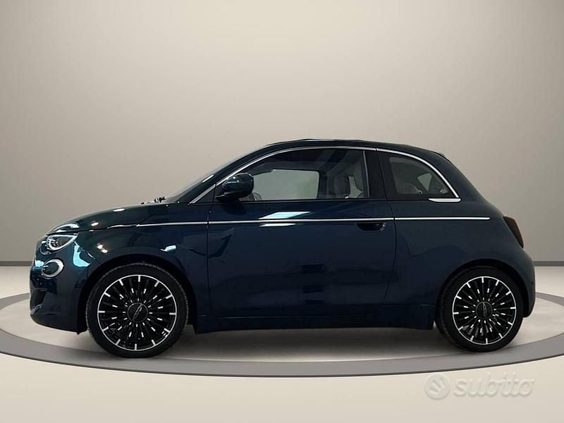 Usata Fiat 500C La Prima 86 kW (118 CV) 2021 Blu Cabrio