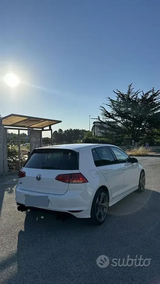 Usata VW Golf VII R-line 125 CV (91 kW) 2015 Berlina