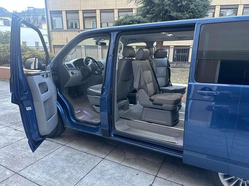 Usata VW Multivan Highline 179 CV (131 kW) 2011 Blu/azzurro Monovolume