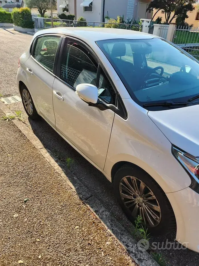Usata Peugeot 208 82 CV (60 kW) 2017 Bianco Utilitaria