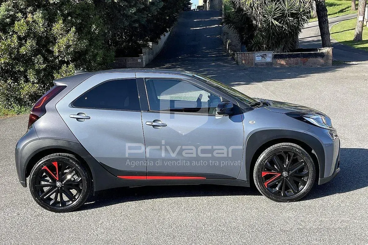 Usata Toyota Aygo X Lounge 72 CV (52 kW) 2023 Nero SUV
