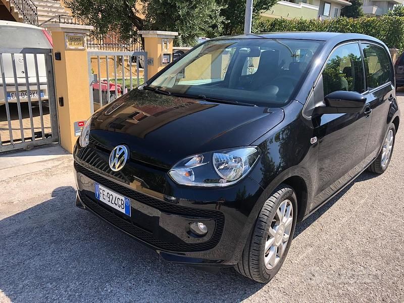 Usata VW up! CLUB 68 CV (50 kW) 2015 Nero Utilitaria