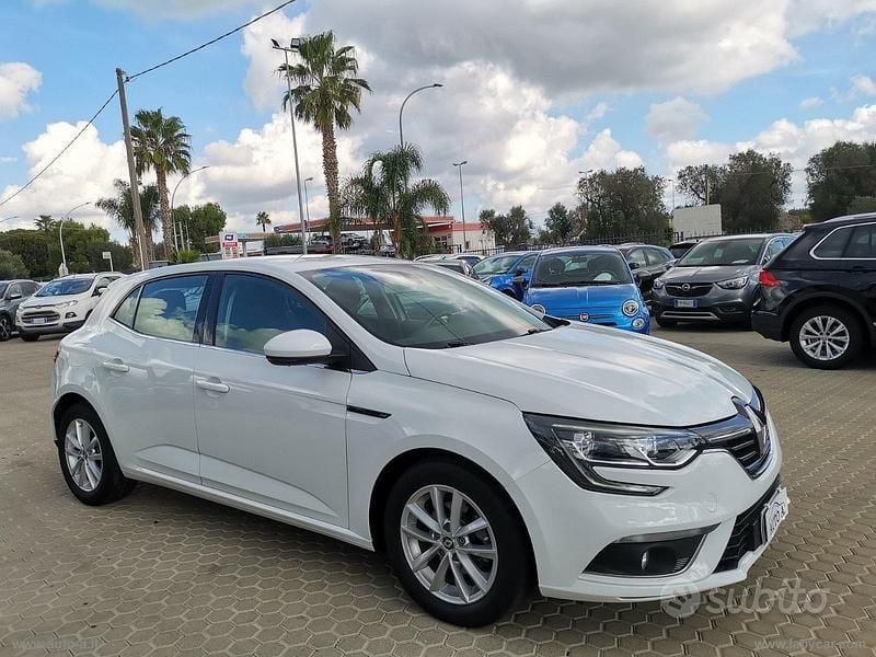 Usata Renault Mégane IV Business 95 CV (69 kW) 2020 Bianco Berlina